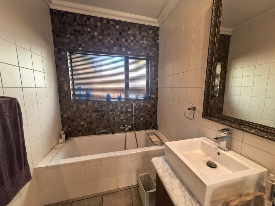 4 Bedroom Property for Sale in Parys Free State